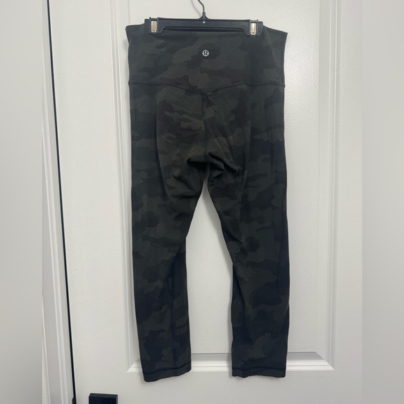 EUC Lululemon Align High-Rise Crop 21"
Heritage 365 Camo Dark Olive Multi - Picture 8 of 8